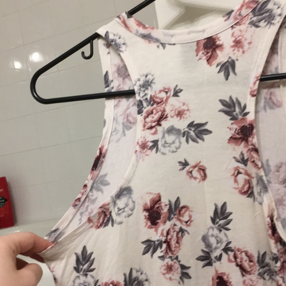 Tanktop - Picture 3 of 3